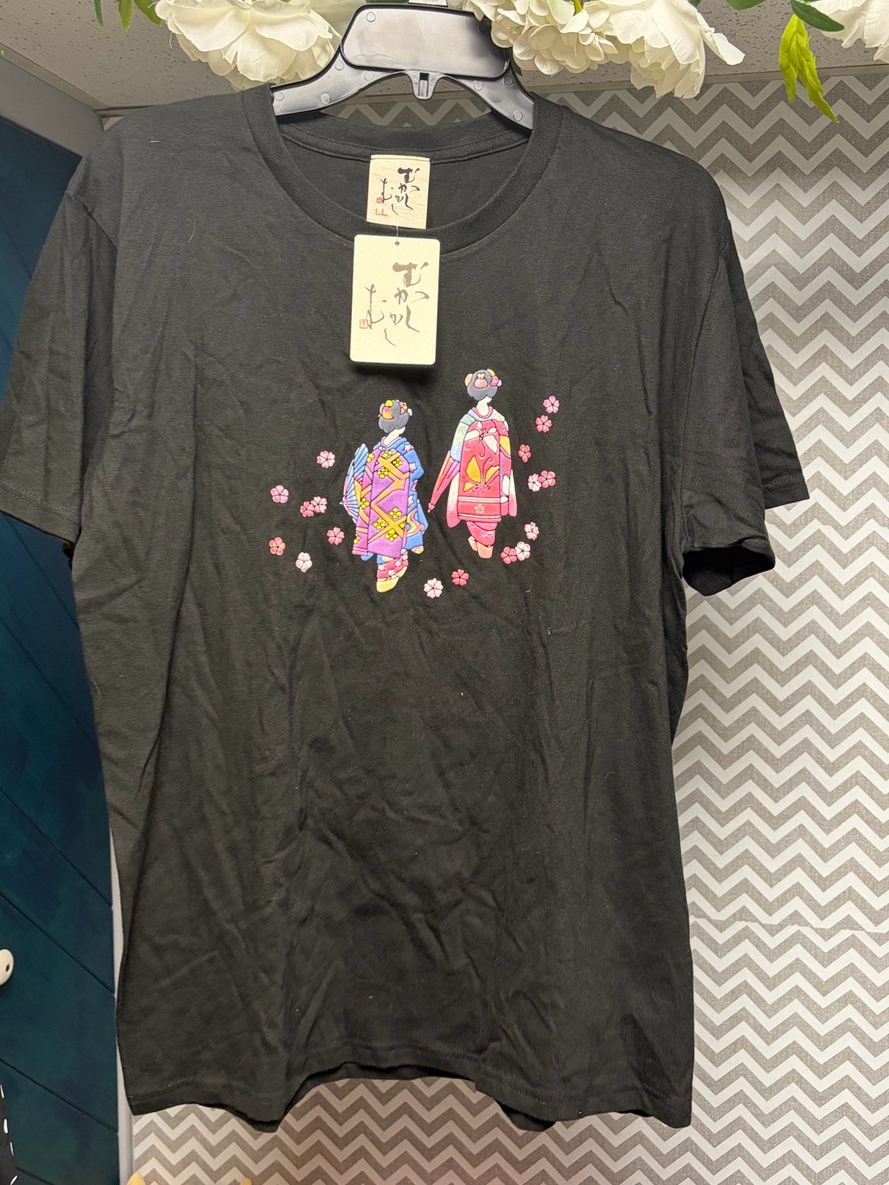NWT Japanese Black T-Shirt with Colorful Geisha Graphic - Authentic from Japan